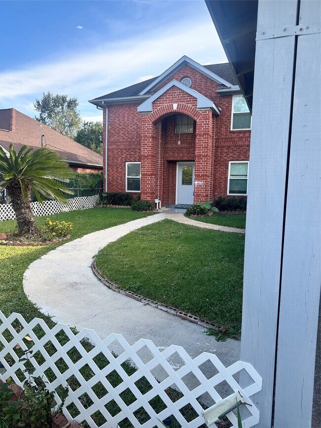 Foto del edificio - 8340 Folkstone Ln