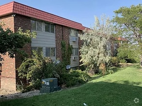 Building Photo - 2403 Grandview Pl