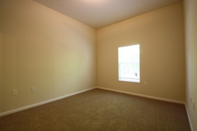 Building Photo - 7920 Merrill Rd #1502