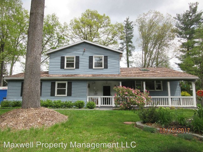 Building Photo - 44 Huntwood Dr