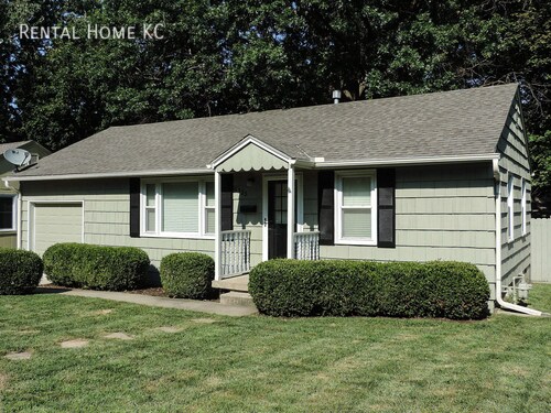Building Photo - Adorable updated RANCH w/fenced yard  #6325