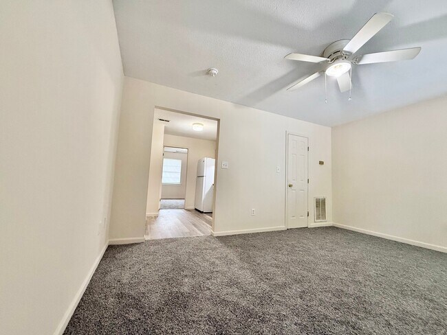 Foto del edificio - 2827 McKinley Rd