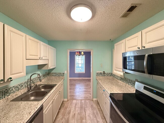 Foto del edificio - 671 Balfour Rd