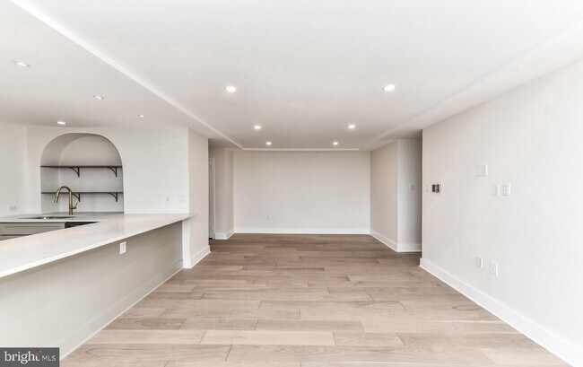 Building Photo - 2500 N Van Dorn Street Unit 1002