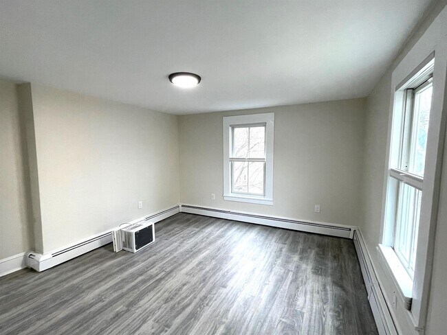 Building Photo - 26 Kenwood St
