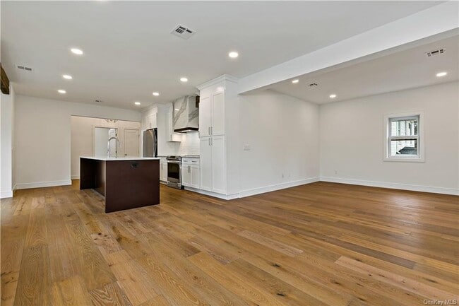 Building Photo - 92 S Highland Ave