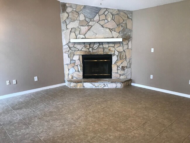 Building Photo - 166 Meadowbrook Ct