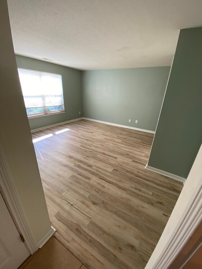 Living Room - 741 Charlton Ct