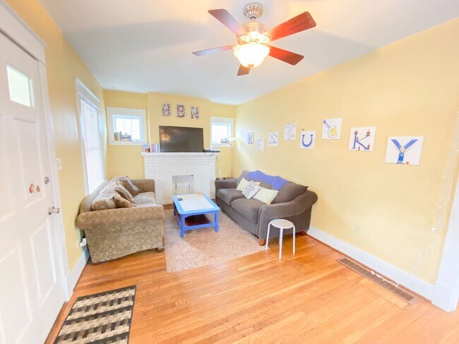 Foto del edificio - 722 Sunset Dr