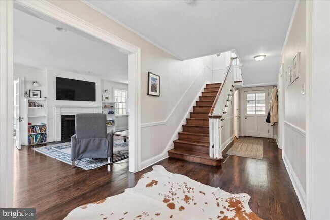 Foto del edificio - 244 Hathaway Ln