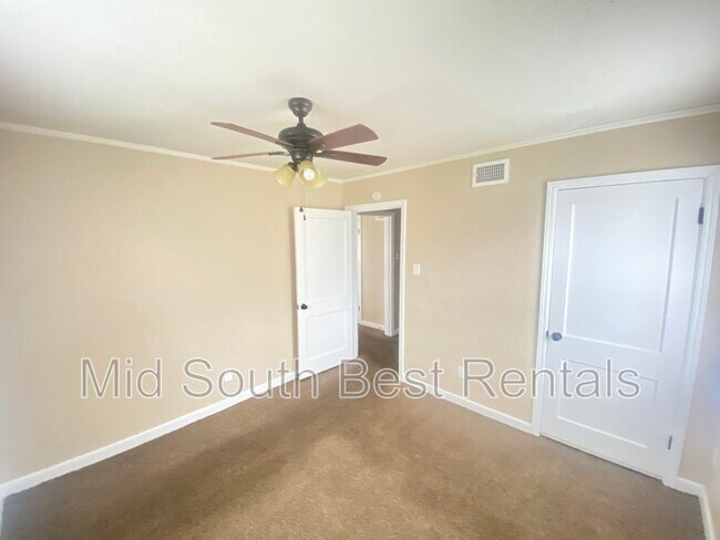 Building Photo - 1056 N Mcneil St