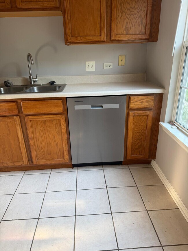 Foto del edificio - 2211 Waterleaf Ct