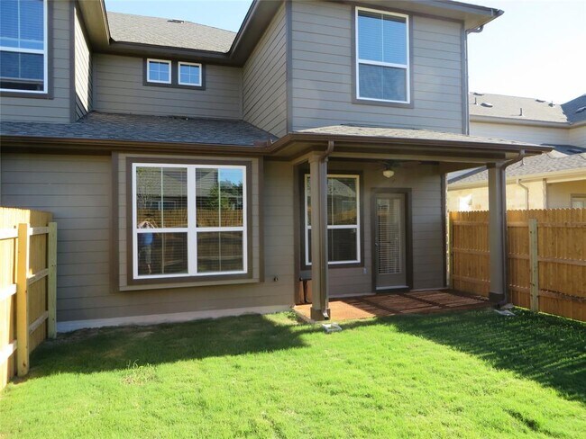 Foto del edificio - 13400 Briarwick Dr