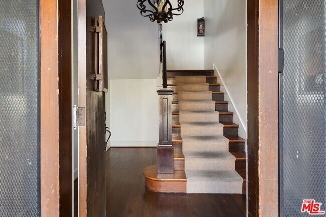 Foto del edificio - 177 N Sycamore Ave