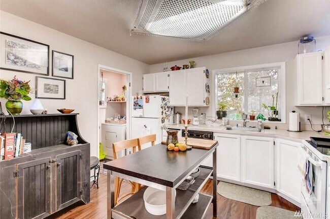 Foto del edificio - 8430 Delridge Way SW