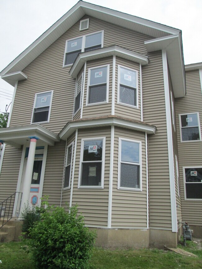237 Valle - 237 Valley St
