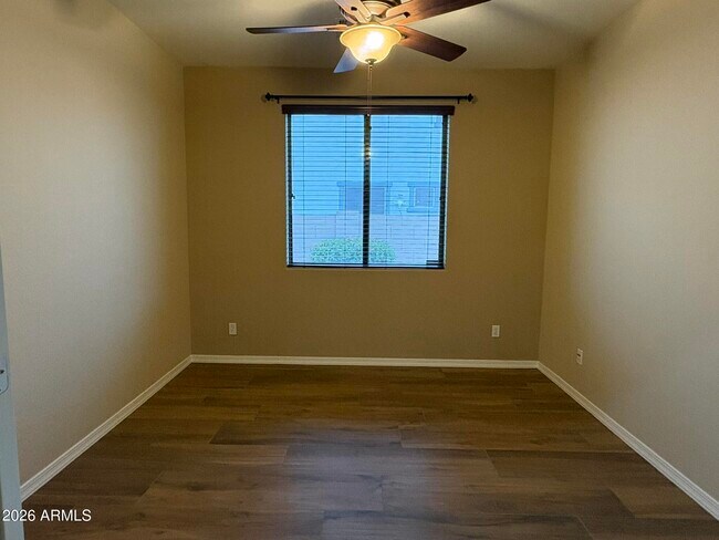 Foto del edificio - 15685 W Glenrosa Ave