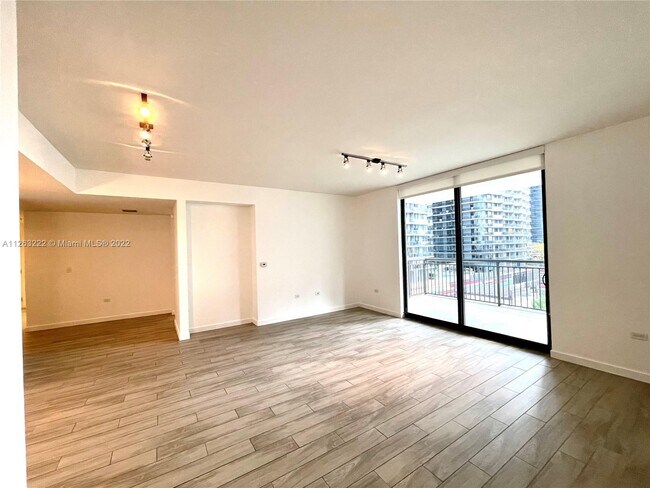 Foto del edificio - 999 SW 1st Ave