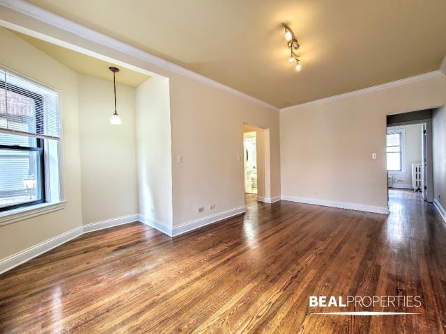 Foto del edificio - 0 bedroom in CHICAGO IL 60613