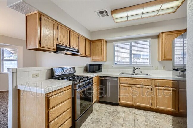 Foto del edificio - 5017 Drummond Rd