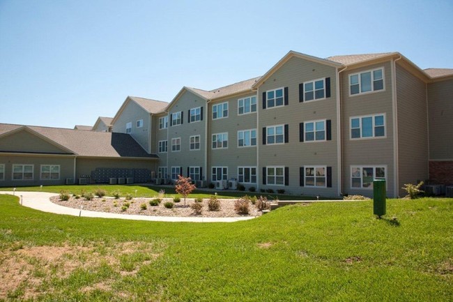 South Cottage Village - Apartments in Normal, IL | Apartments.com