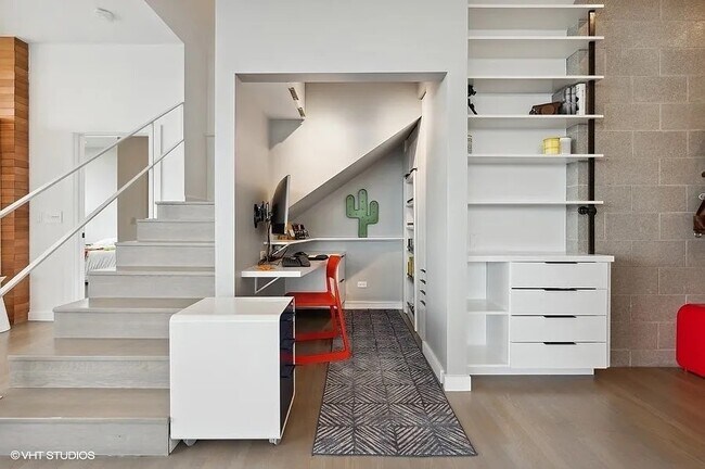 Foto del edificio - 2157 W Division St