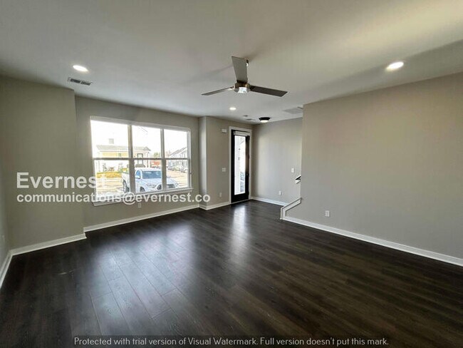 Foto del edificio - 604 Mason Ward Pl