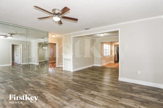 Foto del edificio - 7000 SW 12th St