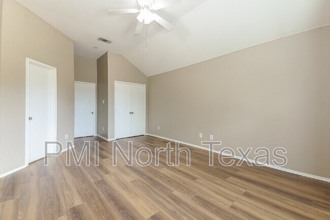 Foto del edificio - 9853 Fleetwood Dr