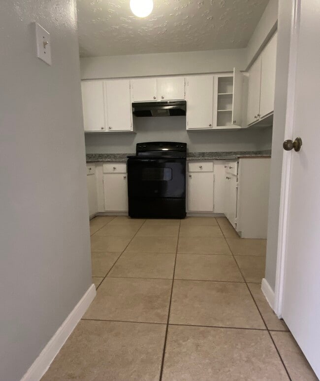 Building Photo - 7842 Winehill Ln