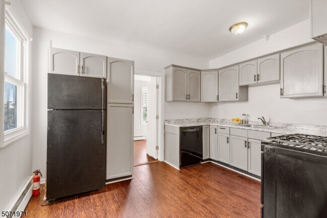 Foto del edificio - 169 Mt Prospect Ave