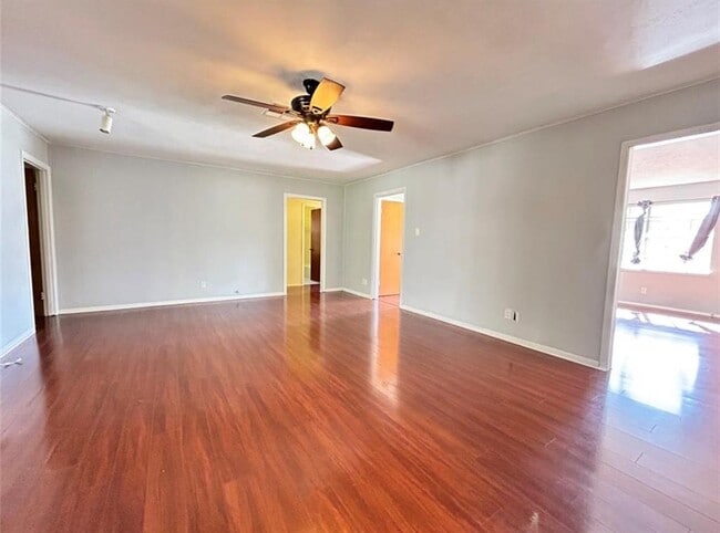 Building Photo - 7630 Tanager St