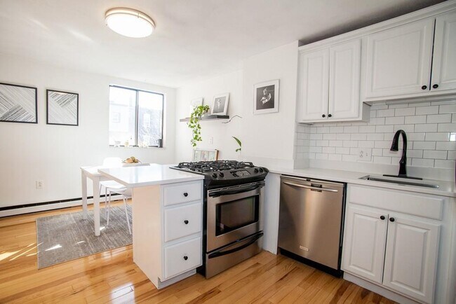 Building Photo - 71 Lubec St