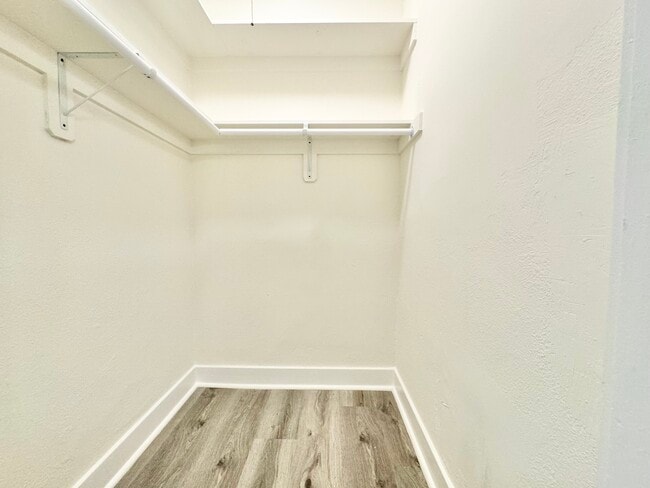 Building Photo - 341 S Alvarado St
