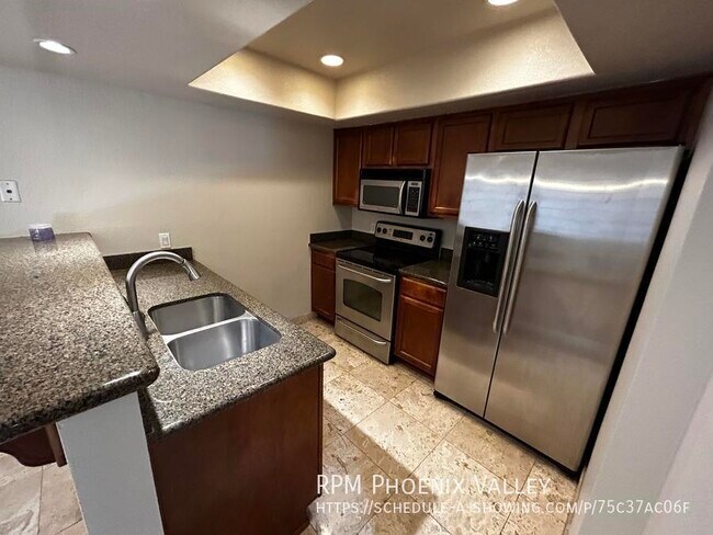 Foto del edificio - Freshly Painted 1 bed / 1 bath in the gate...