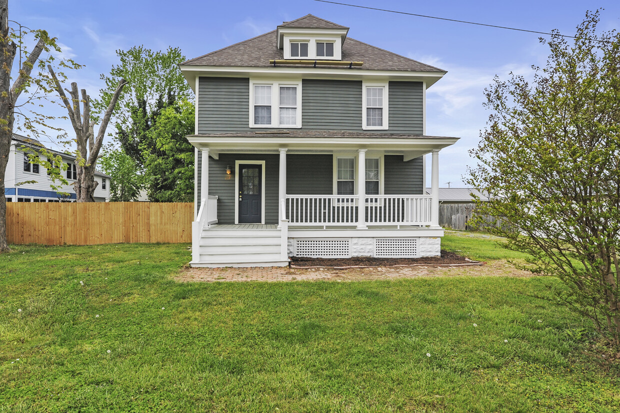 Foto principal - 107 W High St