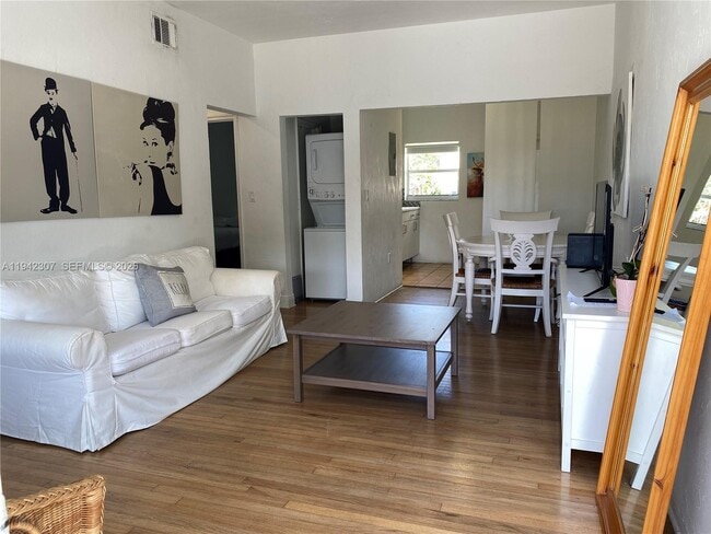 Foto del edificio - 1011 9th St