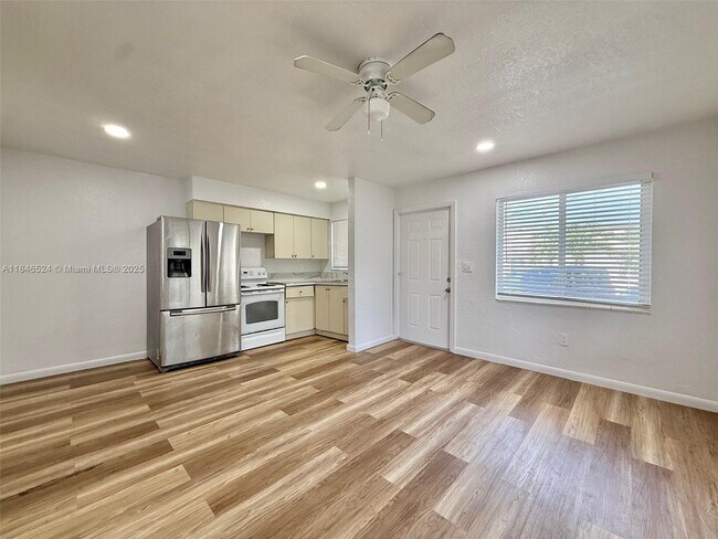 Foto del edificio - 64 NE 78th St