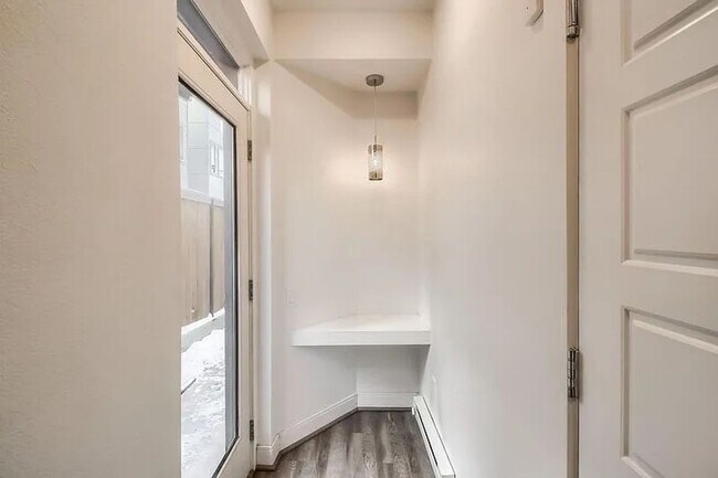 Foto del edificio - Modern LoHi Living with Rooftop Deck & City Views!!