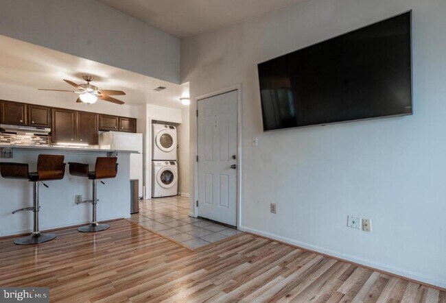 Foto del edificio - 8617 Beekman Pl