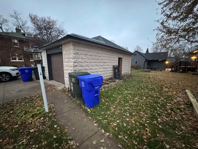 Foto del edificio - 303 Doty St