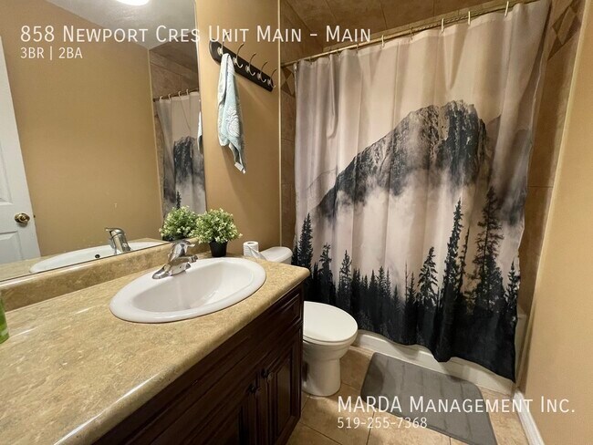 Photo du bâtiment - LARGE 3 BED/2BATH MAIN FLOOR UNIT IN SOUTH...