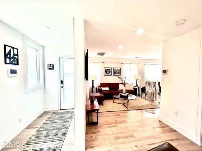 Building Photo - 1 br, 1.5 bath House - 45 Crescent Ave