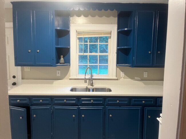 Foto del edificio - 211 Emory St W