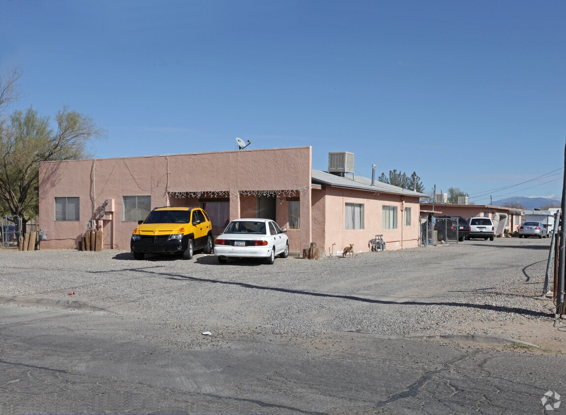 Foto principal - Tri-plex, SFR and Duplex