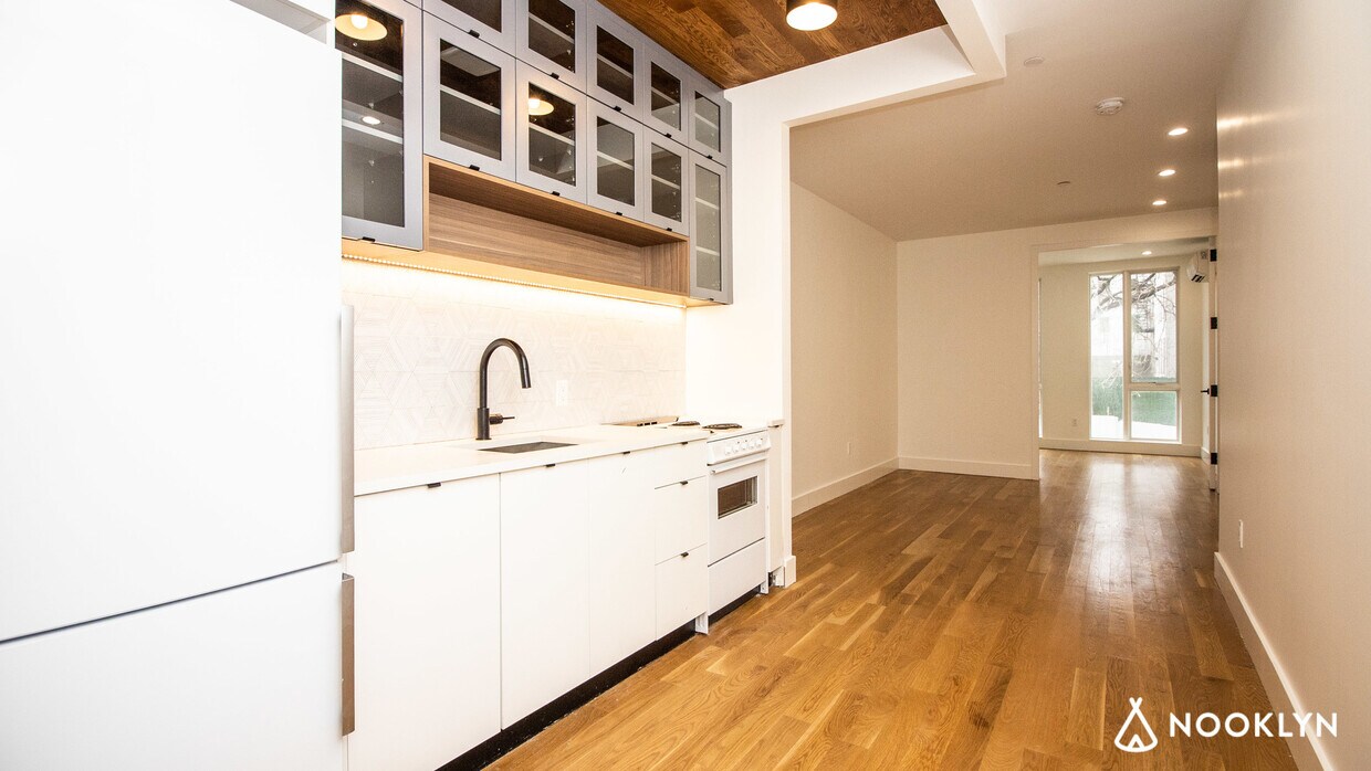 Foto principal - 195 Sullivan Pl