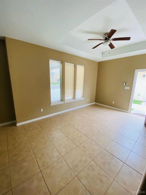 Building Photo - 2115 Garden Ridge Dr