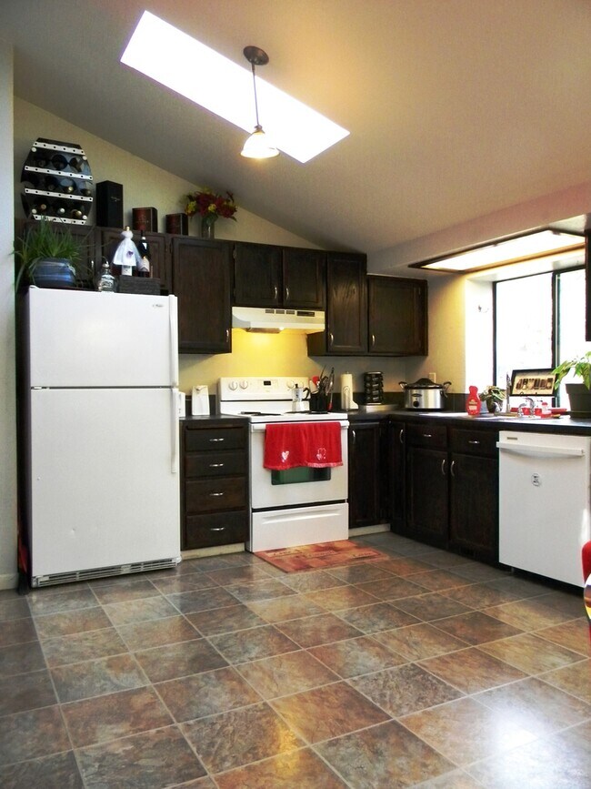 Foto del edificio - Beautiful Remodeled 3BR/2.5BA Home in Kent...