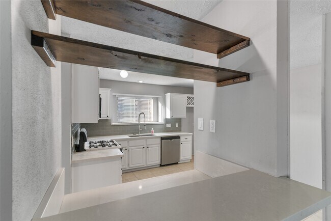 Foto del edificio - 934 Holly Hall Dr