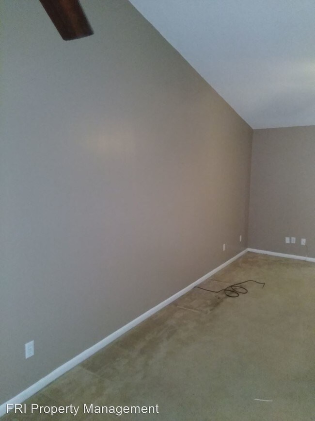 Building Photo - 48 Sandalwood Ct